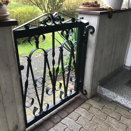 Gemuetliches Gaestehaus! Vendégház