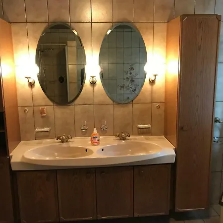 Gemuetliches Gaestehaus! Vendégház